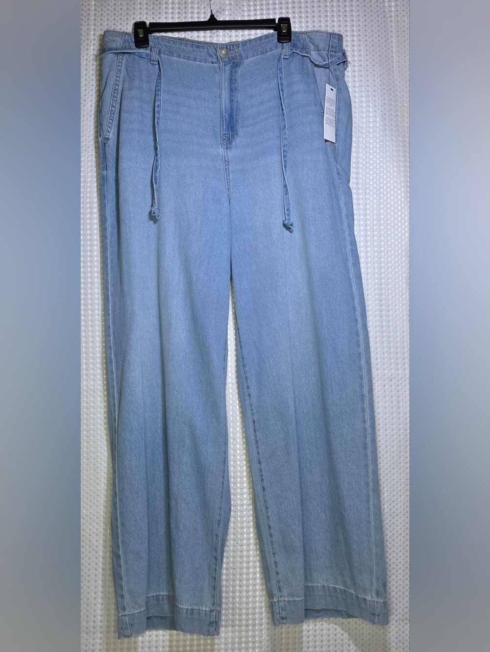 NWT DKNY Jeans High Rise Wide Leg Trouser Jeans 14/32 Light Wash Quiet Luxury - Picture 3 of 10
